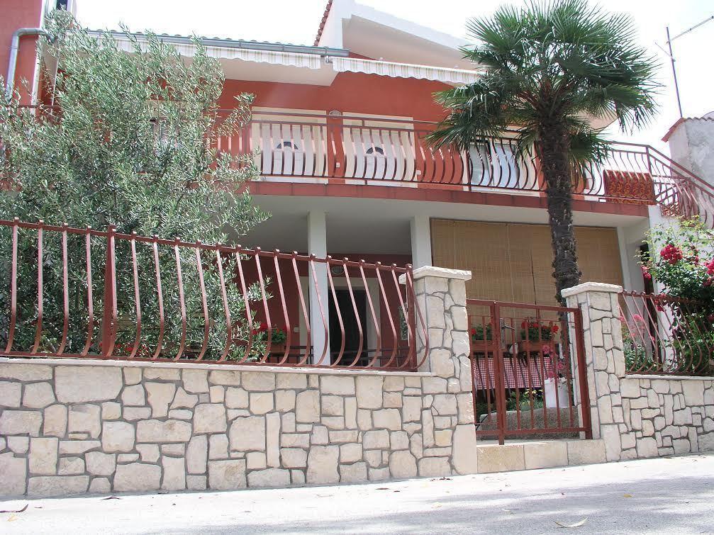 Apartments Salamun Biograd Na Moru Bilik gambar